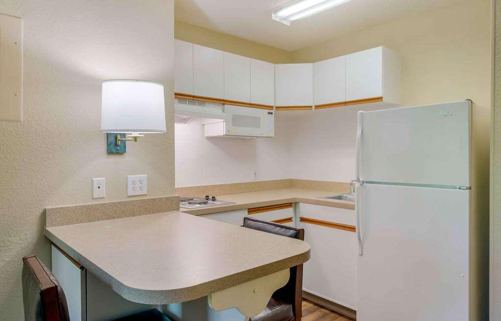 Extended Stay America Suites - Atlanta - Marietta - Powers Ferry Rd Санди-Спрингс Номер фото